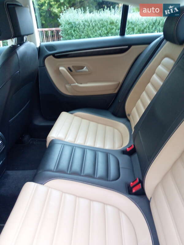 Купе Volkswagen CC / Passat CC 2012 в Ужгороде