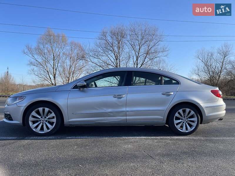 Купе Volkswagen CC / Passat CC 2010 в Буче