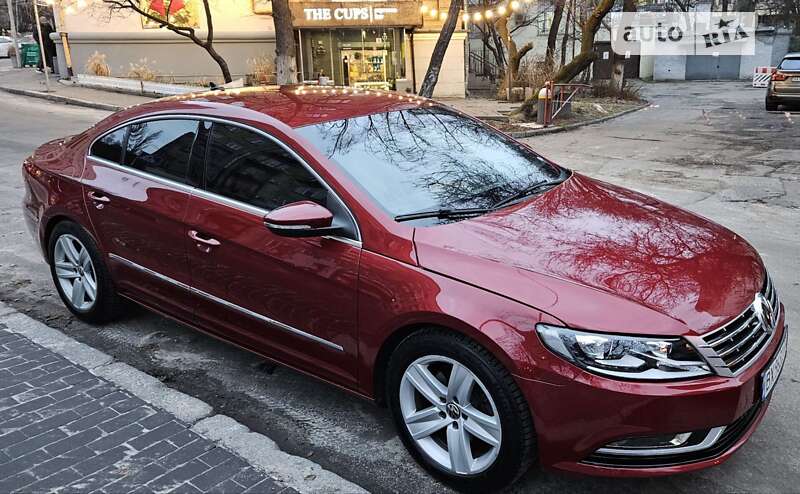 Купе Volkswagen CC / Passat CC 2015 в Киеве