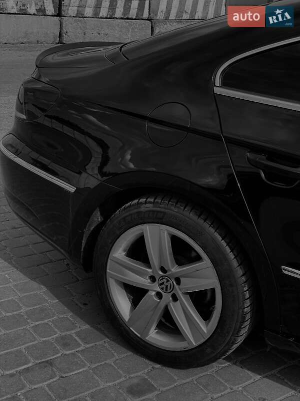 Купе Volkswagen CC / Passat CC 2014 в Староконстантинове
