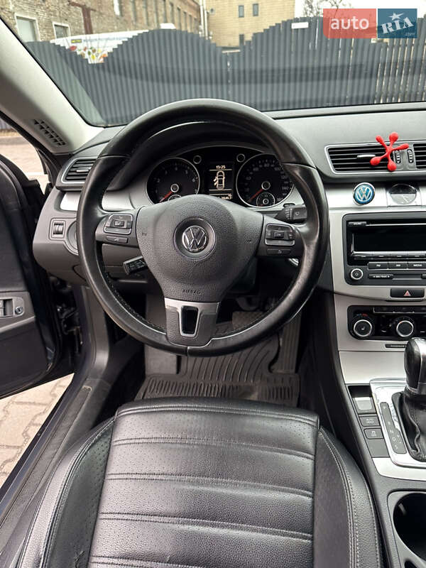 Купе Volkswagen CC / Passat CC 2012 в Киеве