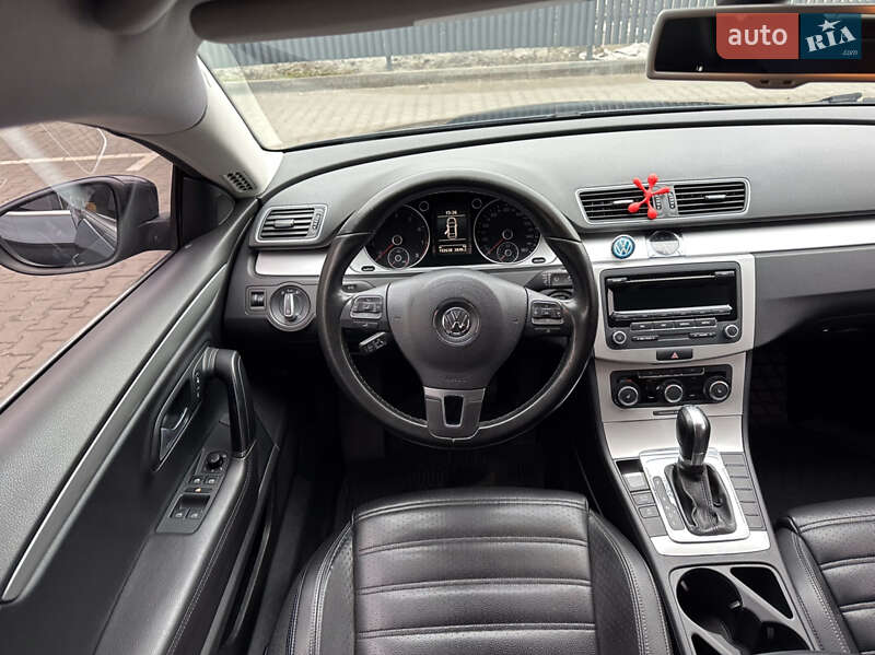 Купе Volkswagen CC / Passat CC 2012 в Киеве
