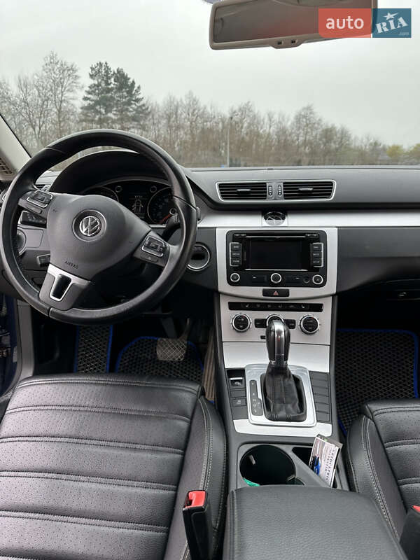 Купе Volkswagen CC / Passat CC 2013 в Львові