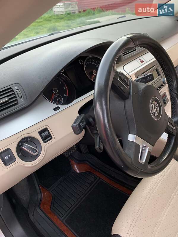 Купе Volkswagen CC / Passat CC 2008 в Кременце