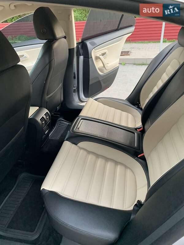 Купе Volkswagen CC / Passat CC 2008 в Кременце