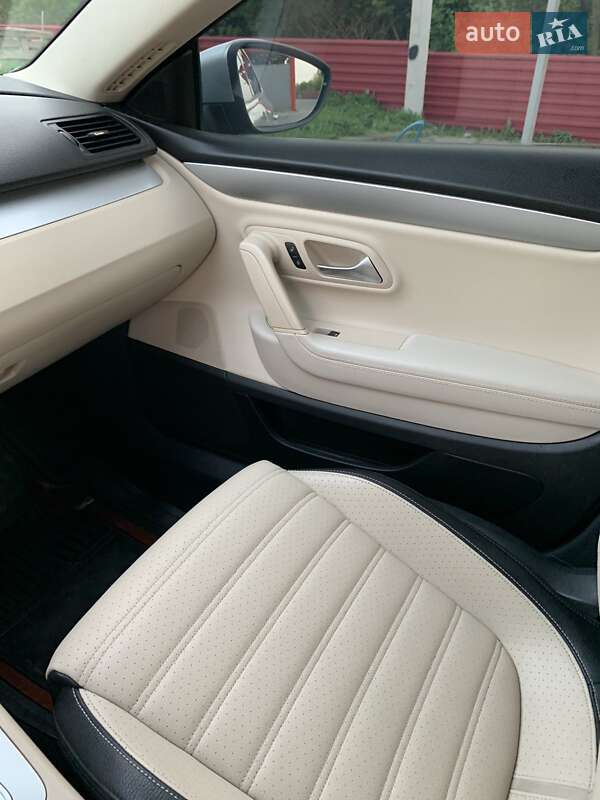 Купе Volkswagen CC / Passat CC 2008 в Кременце
