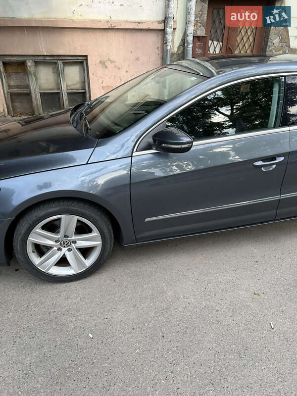 Купе Volkswagen CC / Passat CC 2013 в Черновцах