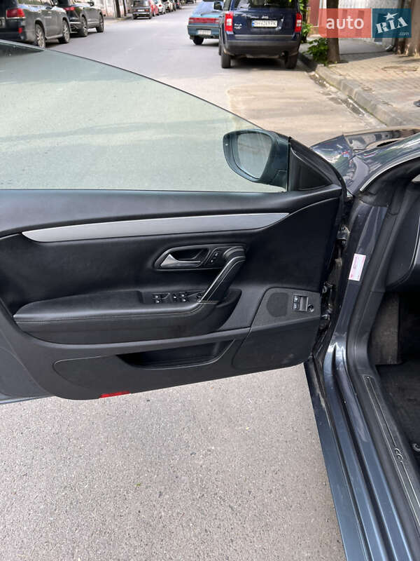 Купе Volkswagen CC / Passat CC 2013 в Черновцах