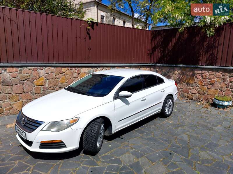Купе Volkswagen CC / Passat CC 2010 в Малине