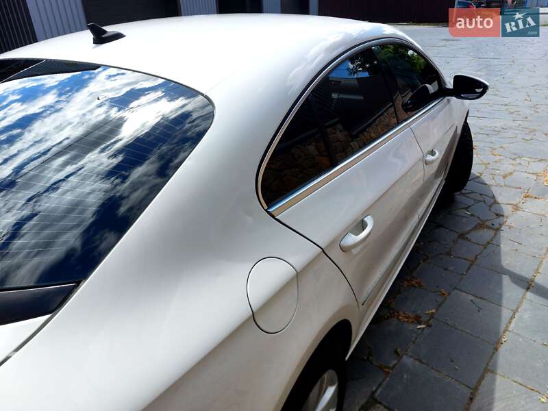 Купе Volkswagen CC / Passat CC 2010 в Малине