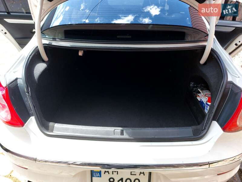 Купе Volkswagen CC / Passat CC 2010 в Малине