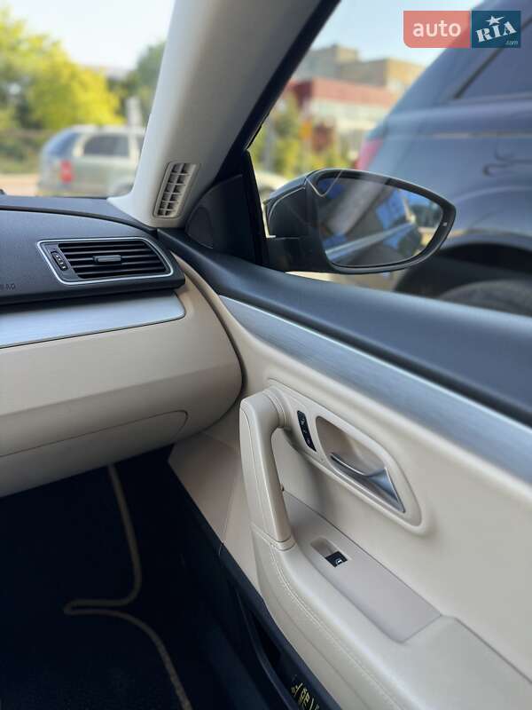 Купе Volkswagen CC / Passat CC 2012 в Львове
