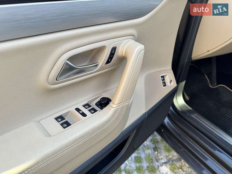 Купе Volkswagen CC / Passat CC 2012 в Львове