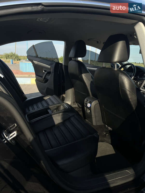 Купе Volkswagen CC / Passat CC 2011 в Измаиле