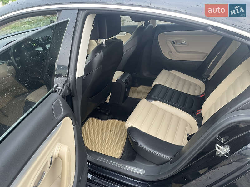 Купе Volkswagen CC / Passat CC 2012 в Староконстантинове