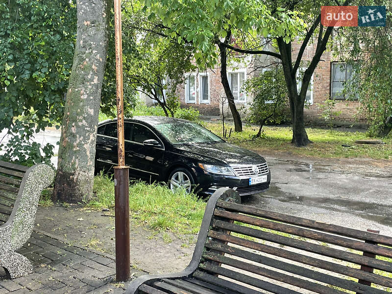 Купе Volkswagen CC / Passat CC 2012 в Староконстантинове