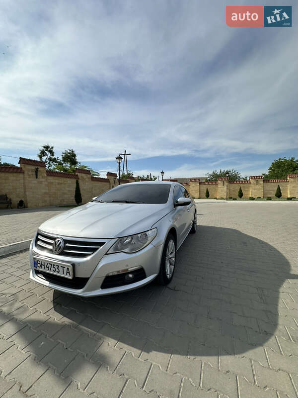 Купе Volkswagen CC / Passat CC 2010 в Измаиле