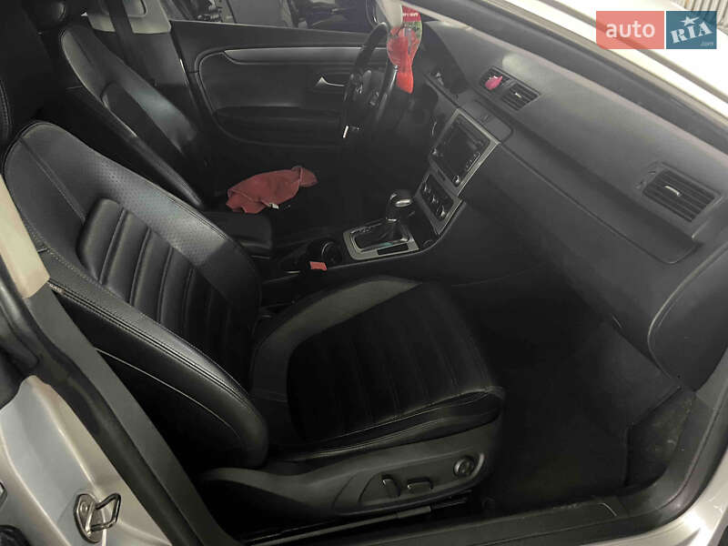 Купе Volkswagen CC / Passat CC 2010 в Виннице