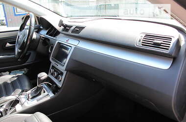 Купе Volkswagen CC / Passat CC 2010 в Києві