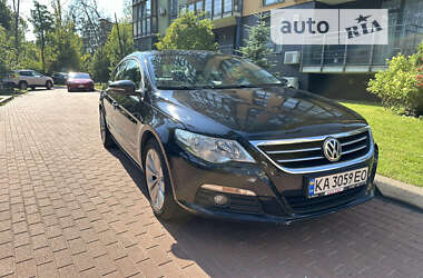 Купе Volkswagen CC / Passat CC 2010 в Києві