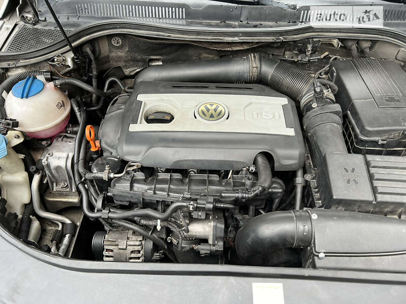 Купе Volkswagen CC / Passat CC 2008 в Києві