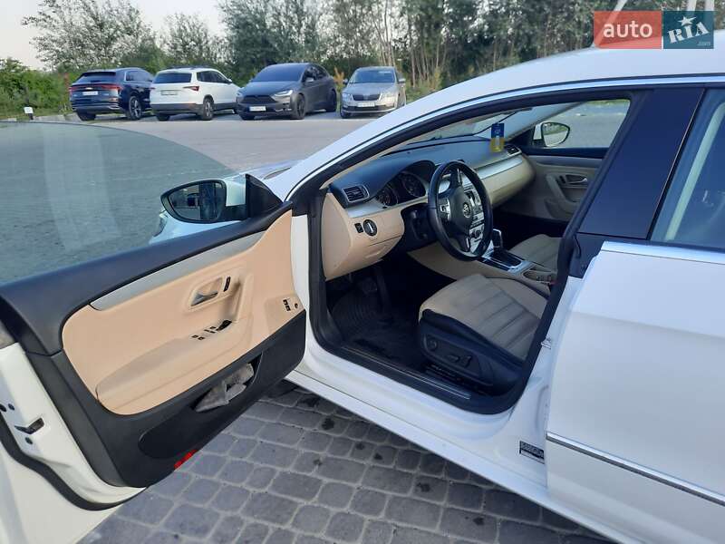 Купе Volkswagen CC / Passat CC 2013 в Львове