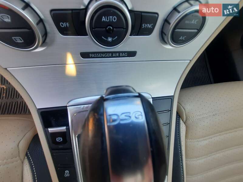 Купе Volkswagen CC / Passat CC 2013 в Львове