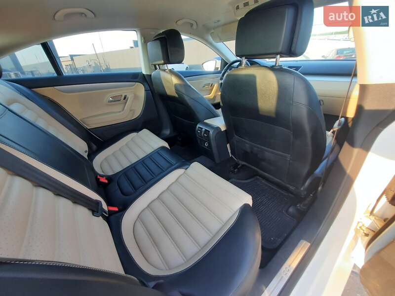 Купе Volkswagen CC / Passat CC 2013 в Львове
