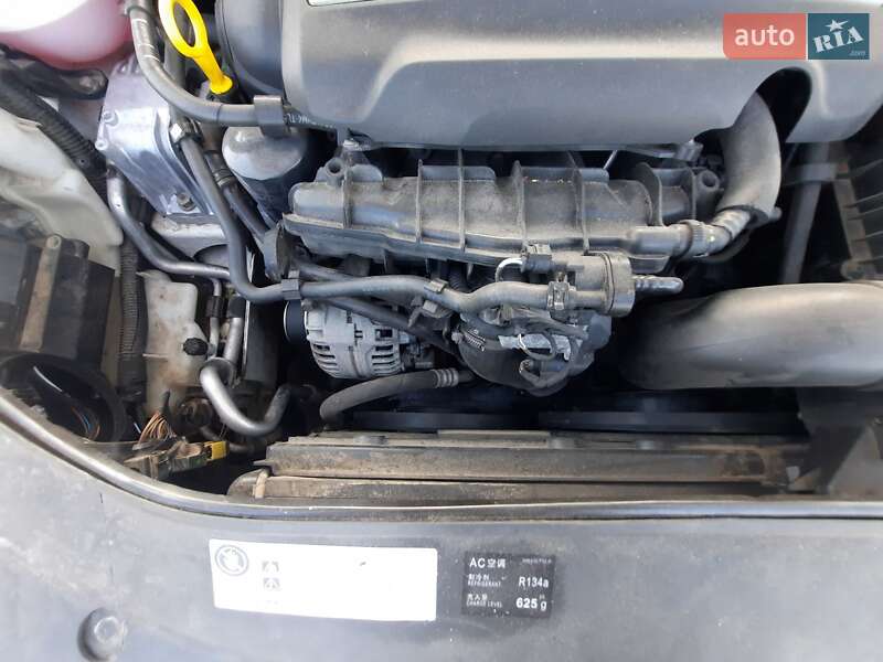 Купе Volkswagen CC / Passat CC 2013 в Львове