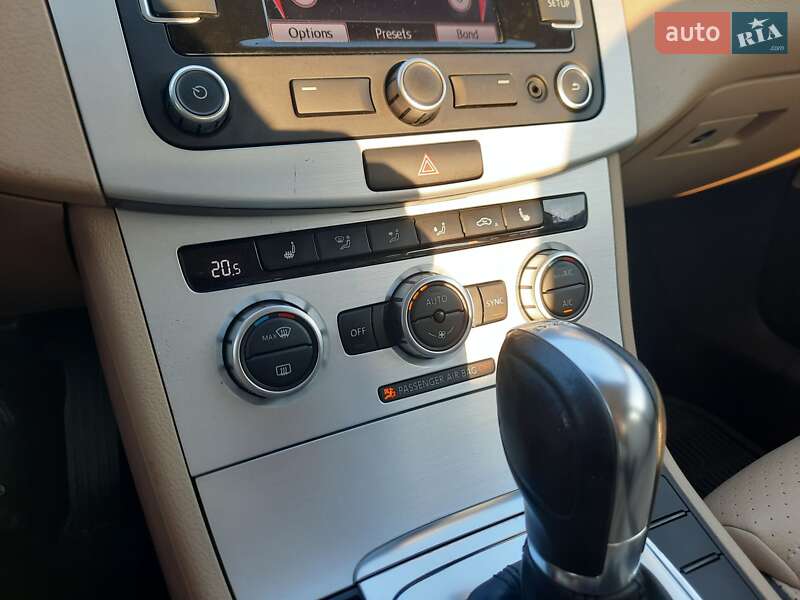 Купе Volkswagen CC / Passat CC 2013 в Львове