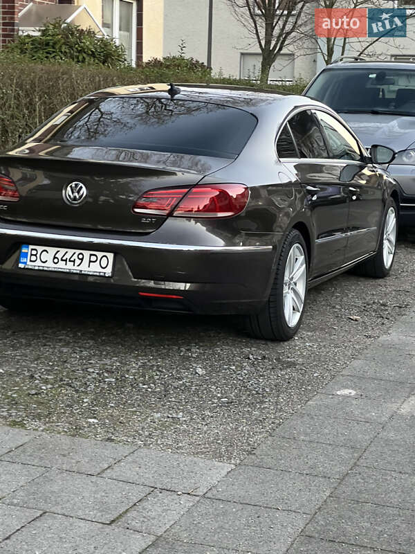 Купе Volkswagen CC / Passat CC 2012 в Вышгороде