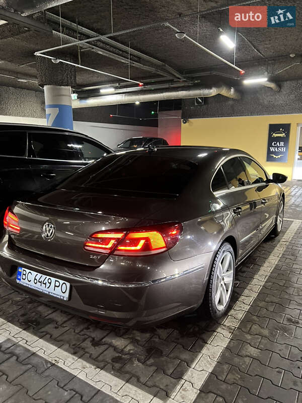 Купе Volkswagen CC / Passat CC 2012 в Вышгороде