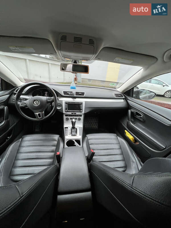 Купе Volkswagen CC / Passat CC 2012 в Вышгороде