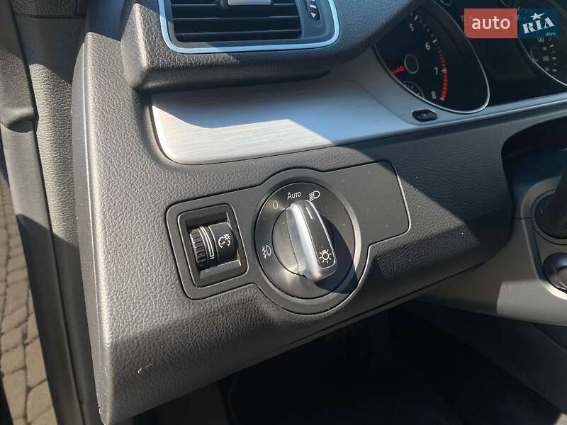 Купе Volkswagen CC / Passat CC 2013 в Львові