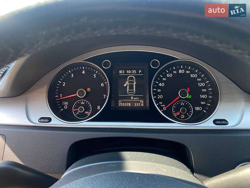 Купе Volkswagen CC / Passat CC 2013 в Львові