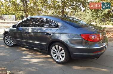 Купе Volkswagen CC / Passat CC 2010 в Херсоні