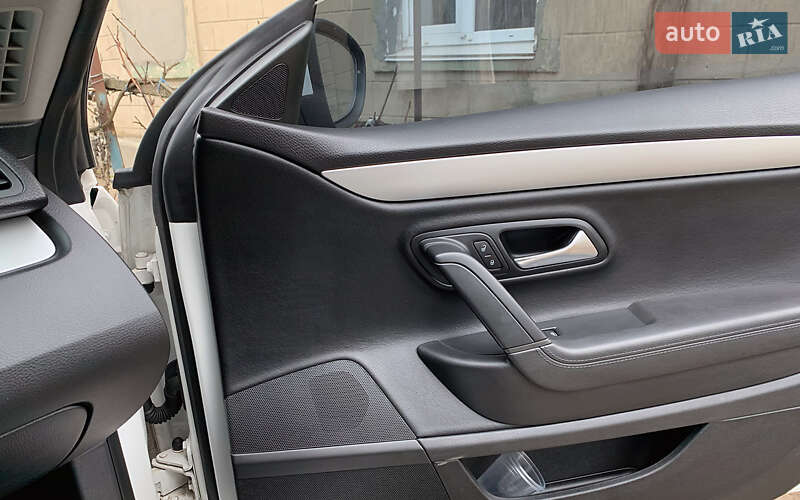 Купе Volkswagen CC / Passat CC 2010 в Вільнянську