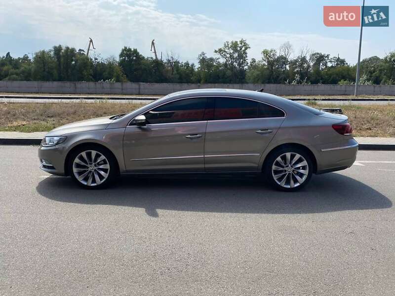 Купе Volkswagen CC / Passat CC 2014 в Киеве