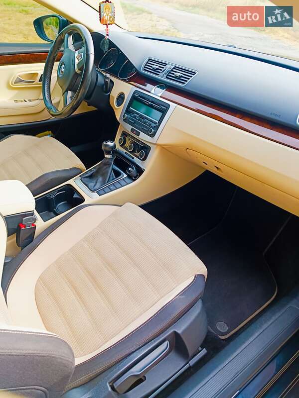 Купе Volkswagen CC / Passat CC 2011 в Краснограде