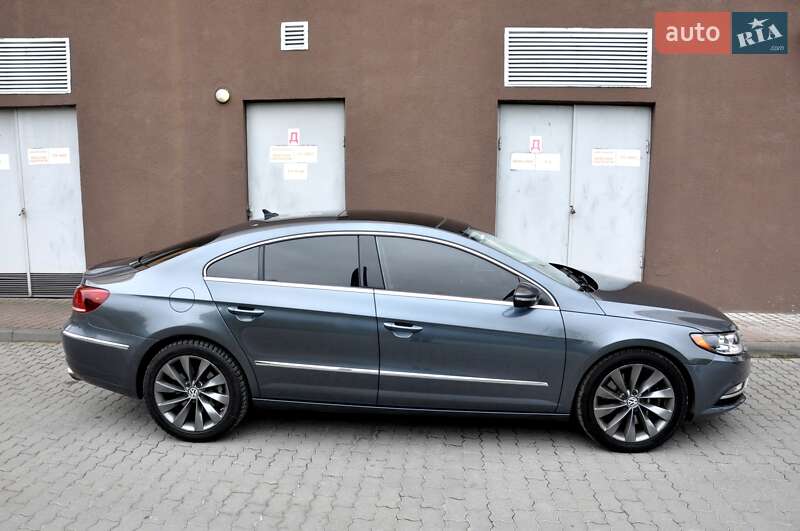 Купе Volkswagen CC / Passat CC 2013 в Львове