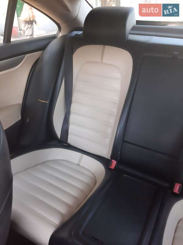 Купе Volkswagen CC / Passat CC 2010 в Николаеве