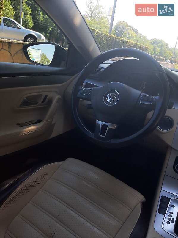 Купе Volkswagen CC / Passat CC 2010 в Николаеве