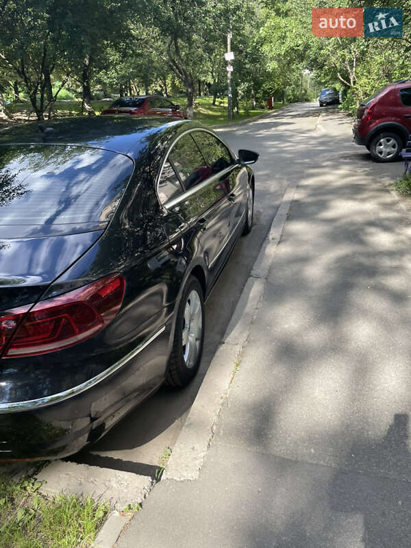 Купе Volkswagen CC / Passat CC 2012 в Києві