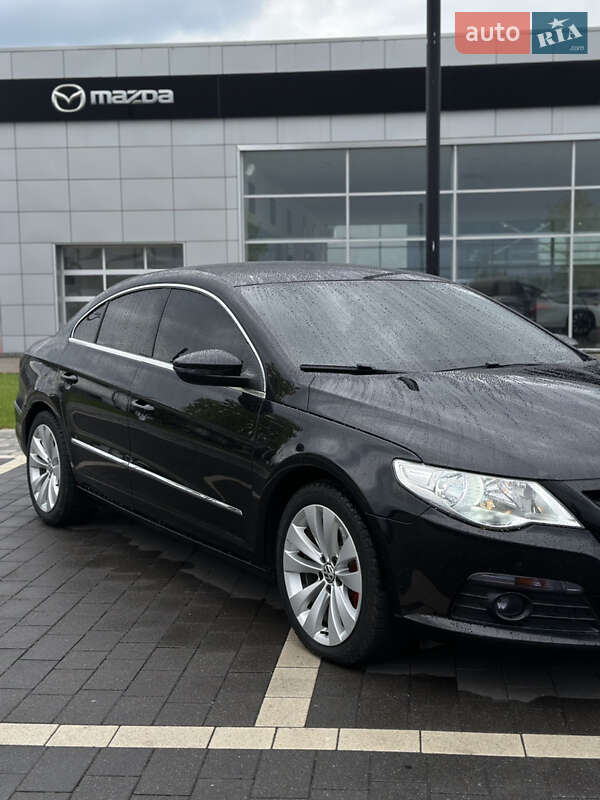 Купе Volkswagen CC / Passat CC 2011 в Мукачево