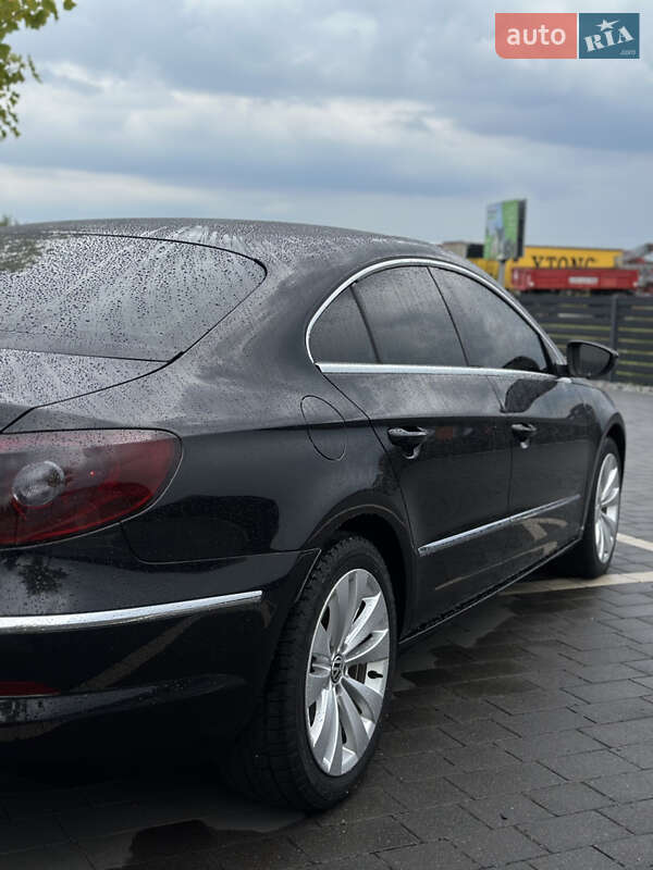 Купе Volkswagen CC / Passat CC 2011 в Мукачево