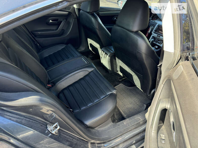 Купе Volkswagen CC / Passat CC 2011 в Вишневом