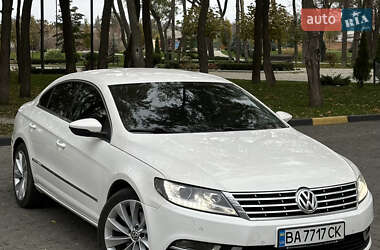 Купе Volkswagen CC / Passat CC 2012 в Олександрії