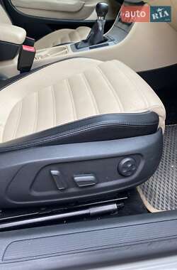 Купе Volkswagen CC / Passat CC 2010 в 