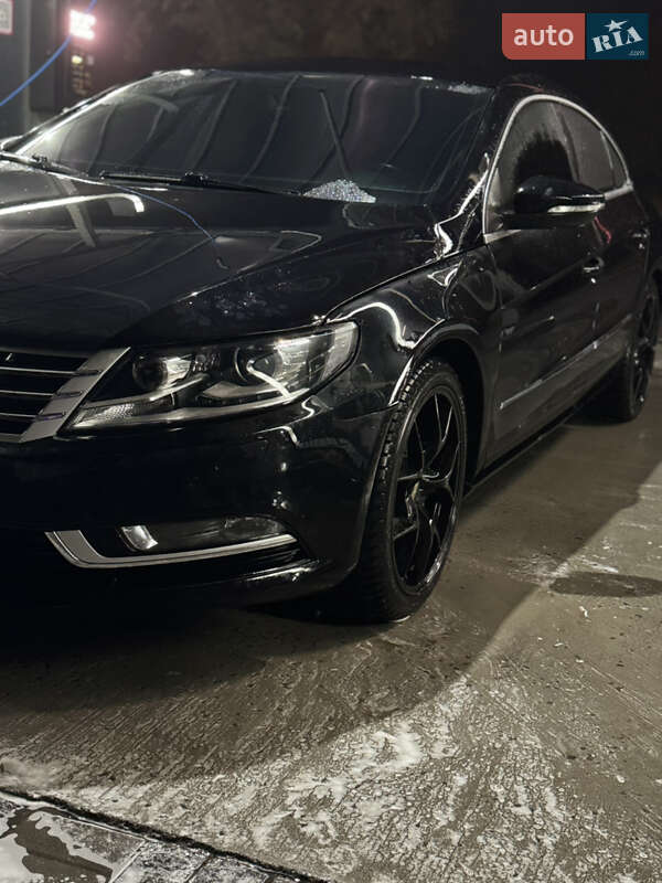 Купе Volkswagen CC / Passat CC 2014 в Староконстантинове