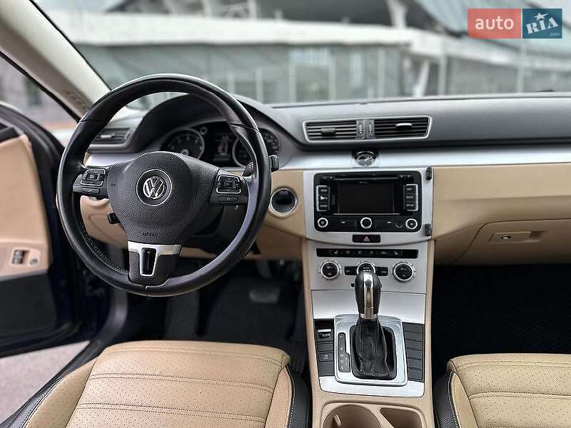 Купе Volkswagen CC / Passat CC 2012 в Львове